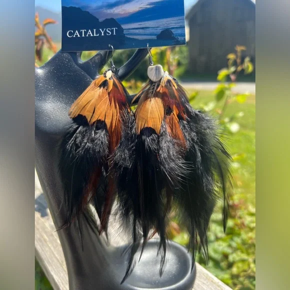 Black Feather Leather Sea Shell Statement Earrings - Picture 1 of 11